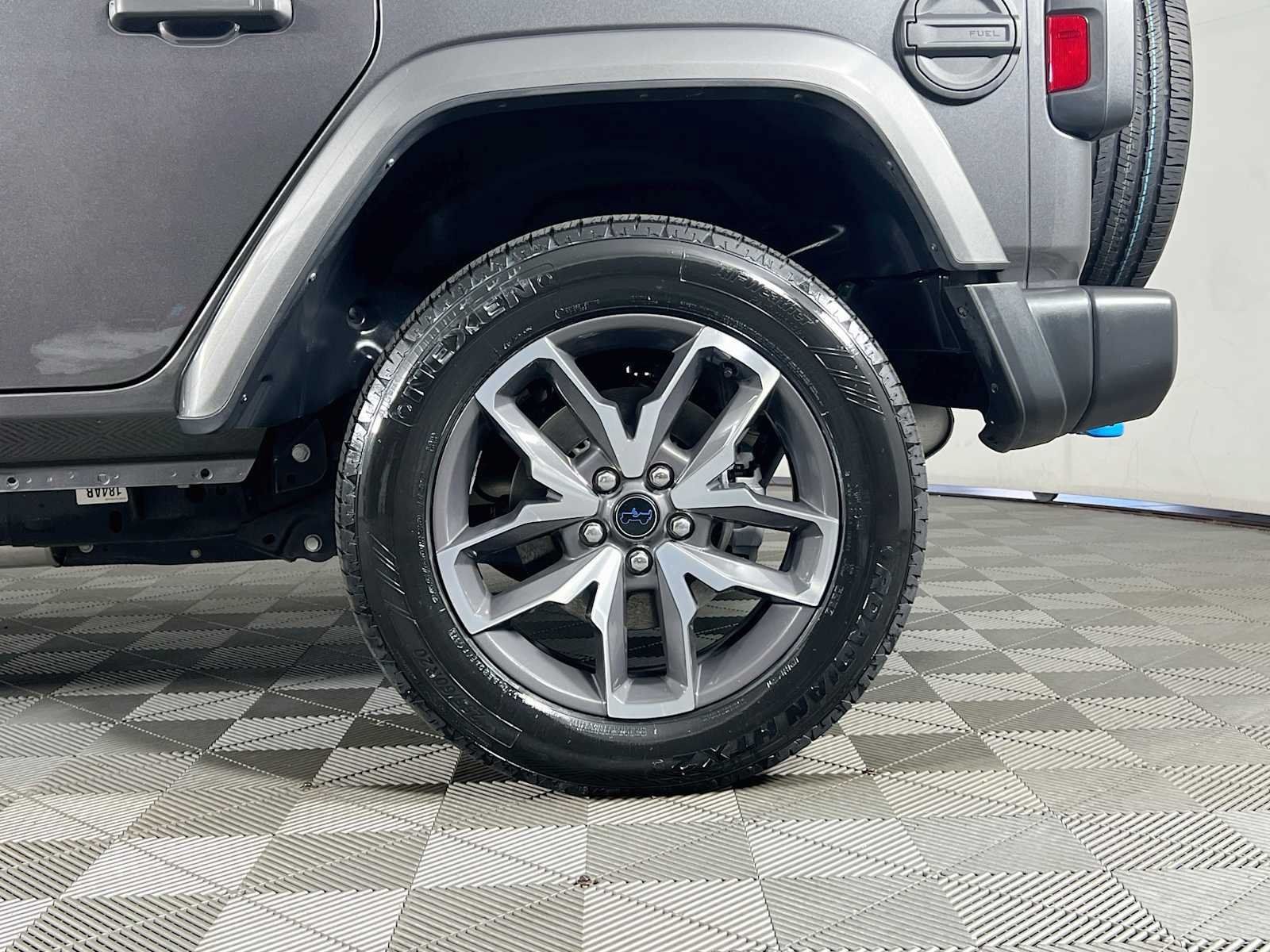 Used 2024 Jeep Wrangler Unlimited AWD/4WD image 30