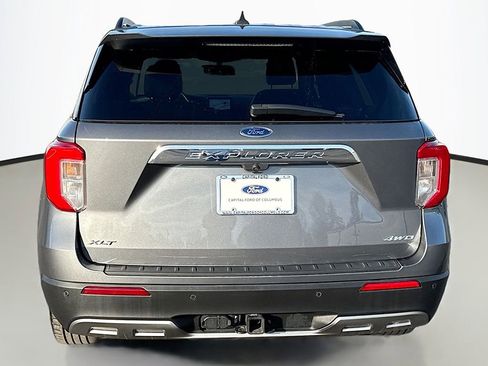 Used 2022 Ford Explorer XLT w/ Equipment Group 202A image 11