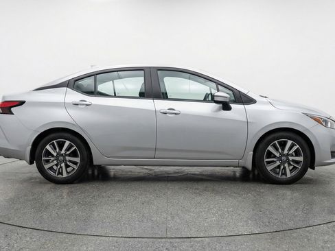 Used 2025 Nissan Versa SV image 11
