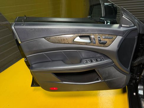 Used 2013 Mercedes-Benz CLS 550 image 32