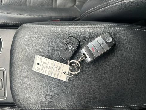 Used 2017 Kia Sorento SX AWD/4WD image 44