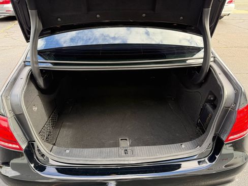 Used 2014 Mercedes-Benz E 350 Sedan image 32