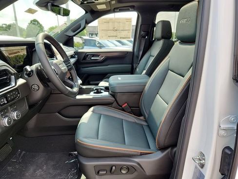 New 2026 GMC Yukon XL AT4 w/ AT4 Premium Package AWD/4WD image 9