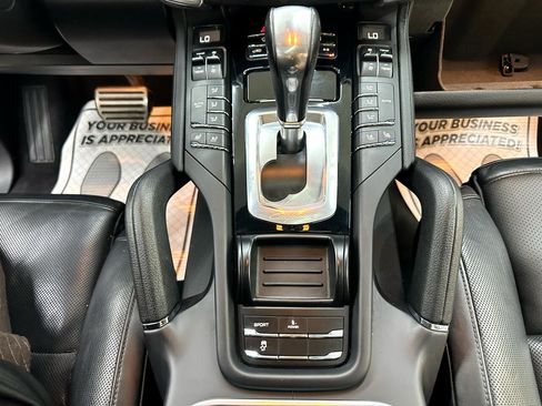 Used 2014 Porsche Cayenne S image 28