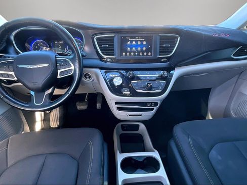 Used 2020 Chrysler Voyager LX w/ Cold Weather Group image 7