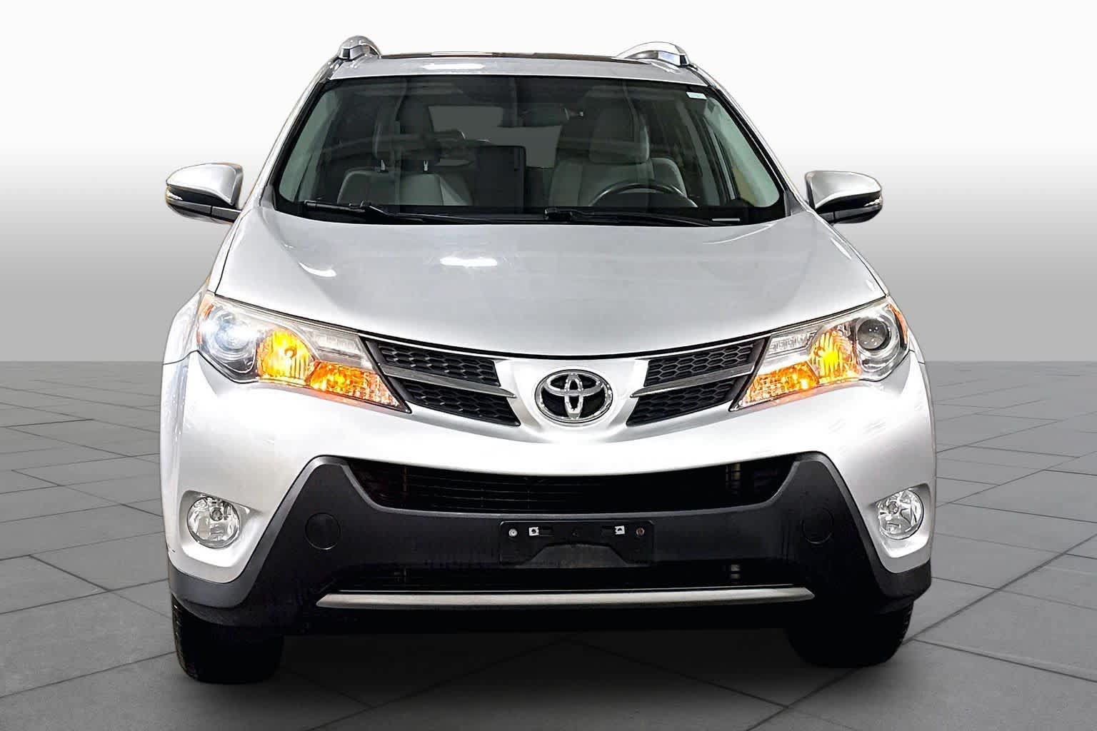 Used 2015 Toyota RAV4 XLE AWD/4WD image 4