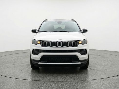 Used 2025 Jeep Compass Limited AWD/4WD image 2