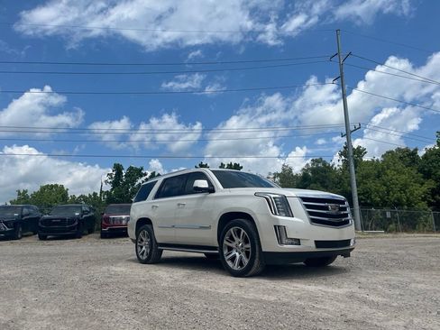 Used 2015 Cadillac Escalade Luxury AWD/4WD image 5