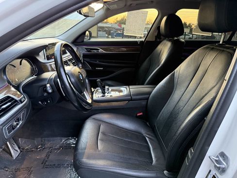 Used 2018 BMW 740i RWD image 15
