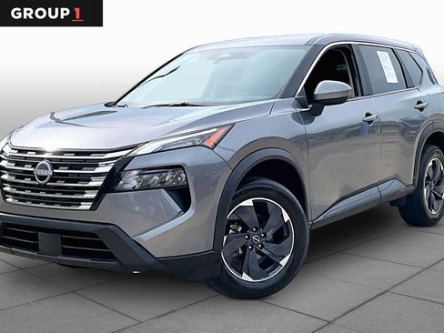 Used 2025 Nissan Rogue SV AWD/4WD image 1