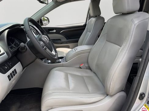 Used 2015 Toyota Highlander Limited AWD/4WD image 16