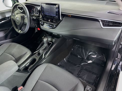 Used 2021 Toyota Corolla LE FWD image 29
