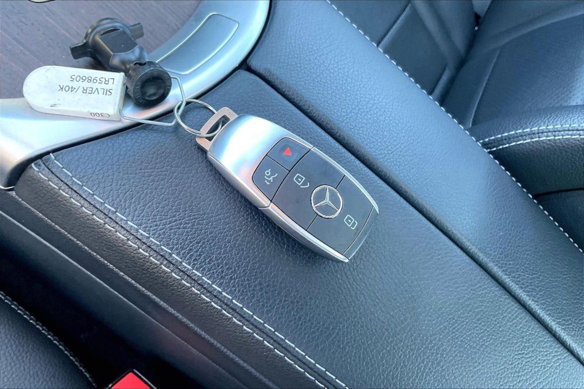 Used 2020 Mercedes-Benz C 300 Sedan w/ Premium Package image 11