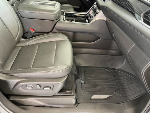 Used 2021 GMC Yukon Denali w/ Denali Premium Package image 36