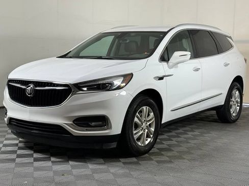 Used 2018 Buick Enclave Essence FWD image 2