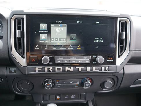 Used 2025 Nissan Frontier SV RWD image 11