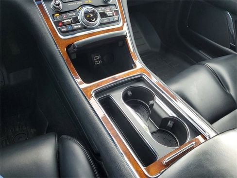 Used 2019 Lincoln Continental Premiere image 26