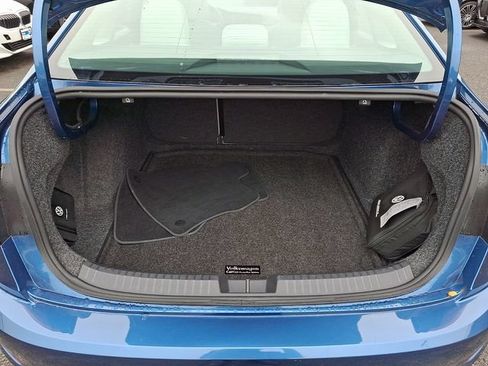 Used 2020 Volkswagen Jetta SE w/ SE Cold Weather Package FWD image 28