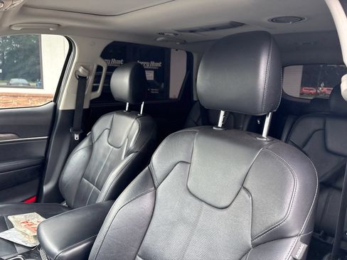 Used 2021 Kia Telluride EX w/ EX Premium Package AWD/4WD image 3