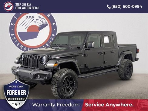Used 2022 Jeep Gladiator Sport image 1