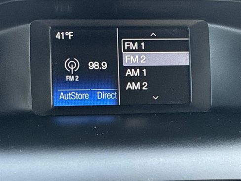 Certified 2018 Ford Focus SE w/ SE Appearance Package image 30