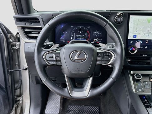 Used 2024 Lexus GX 550 w/ Cold Area Package AWD/4WD image 12