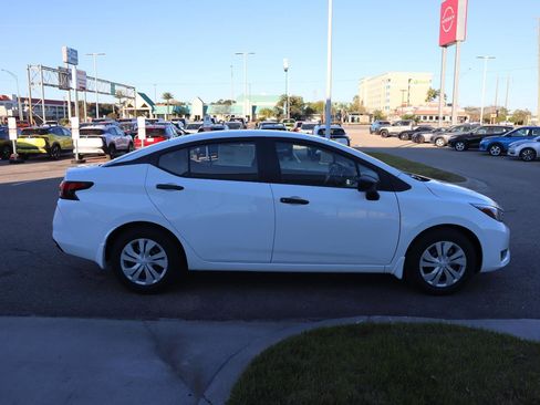 Used 2025 Nissan Versa S w/ Trunk Package image 8