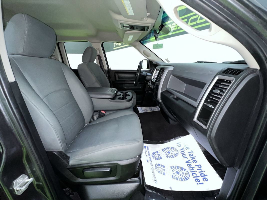 Used 2018 RAM 1500 Express RWD image 27