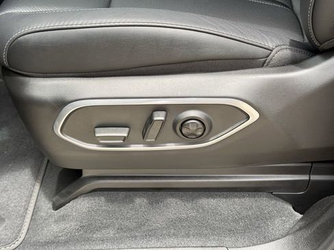 New 2025 Jeep Wagoneer L Series II AWD/4WD image 14