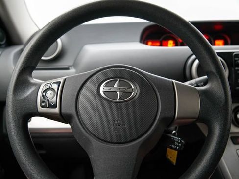 Used 2015 Scion xB FWD image 32
