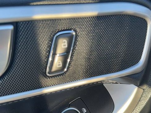 Certified 2022 Ford Explorer XLT w/ Equipment Group 202A image 10