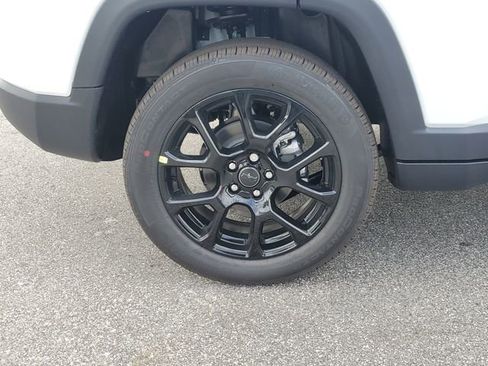 New 2026 Jeep Compass Latitude image 5