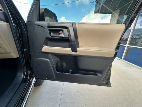 Used 2013 Toyota 4Runner SR5 AWD/4WD image 32
