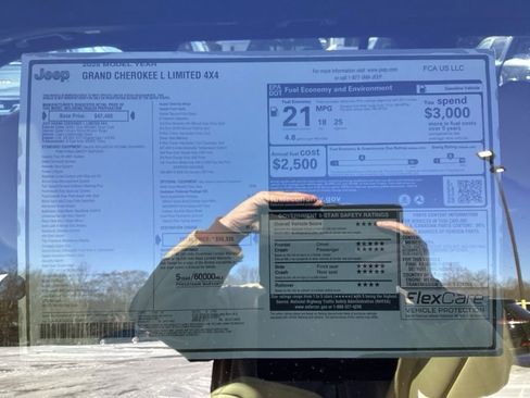 New 2025 Jeep Grand Cherokee L Limited w/ Black Appearance Package AWD/4WD image 14