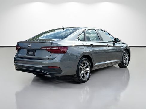 Used 2023 Volkswagen Jetta SE FWD image 3