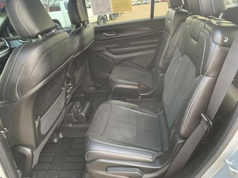 Used 2025 Jeep Grand Cherokee L Altitude AWD/4WD image 25
