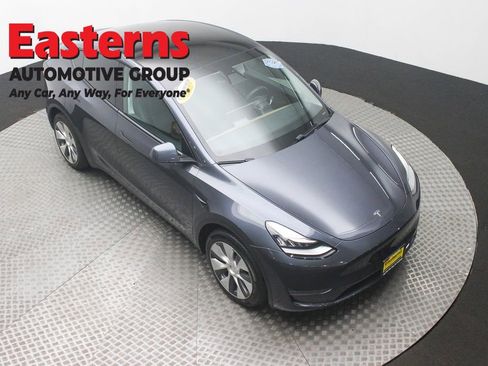 Used 2020 Tesla Model Y Long Range image 3