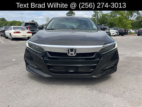 Used 2018 Honda Accord Touring image 2