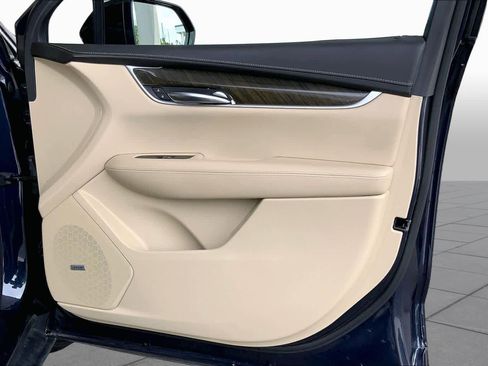 Used 2017 Cadillac XT5 FWD image 23