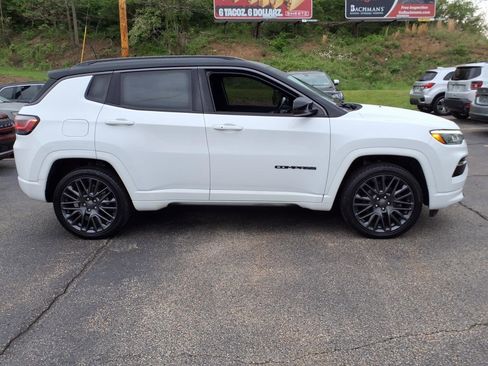 Certified 2022 Jeep Compass High Altitude AWD/4WD image 3