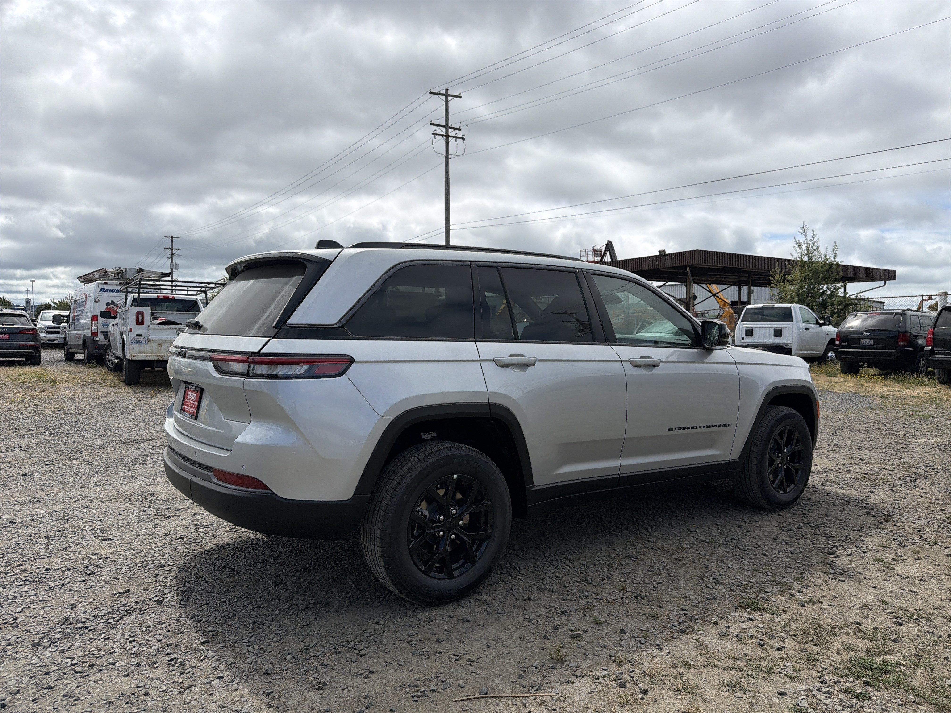 New 2026 Jeep Grand Cherokee Altitude AWD/4WD image 7