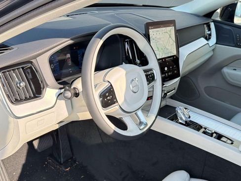 New 2026 Volvo XC60 B5 Ultra w/ Climate Package AWD/4WD image 4