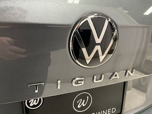 Used 2024 Volkswagen Tiguan SE R-Line FWD image 31