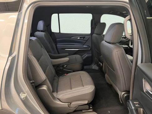 Used 2025 Chevrolet Traverse LT AWD/4WD image 11