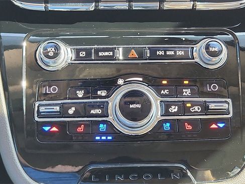 Used 2020 Lincoln Corsair Reserve image 19
