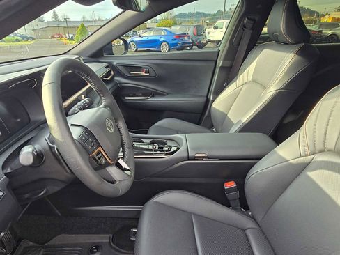 Used 2025 Toyota Crown Signia XLE image 22