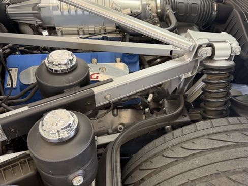 Used 2006 Ford GT RWD image 55