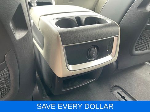 Used 2023 Kia Carnival LX FWD image 24