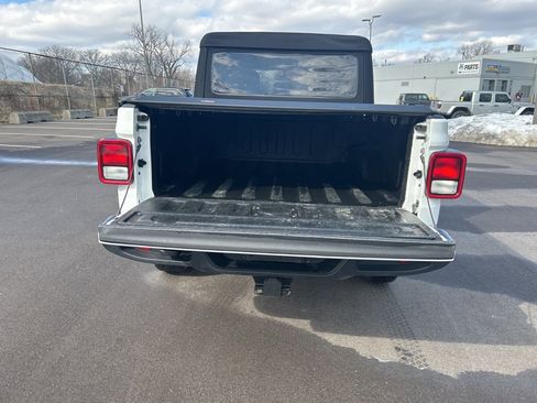 Used 2020 Jeep Gladiator Sport w/ Quick Order Package 24S image 12