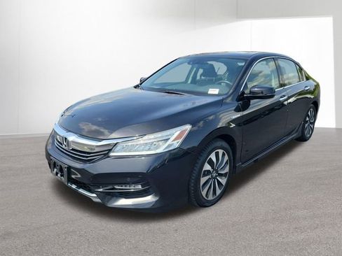Used 2017 Honda Accord Touring image 11